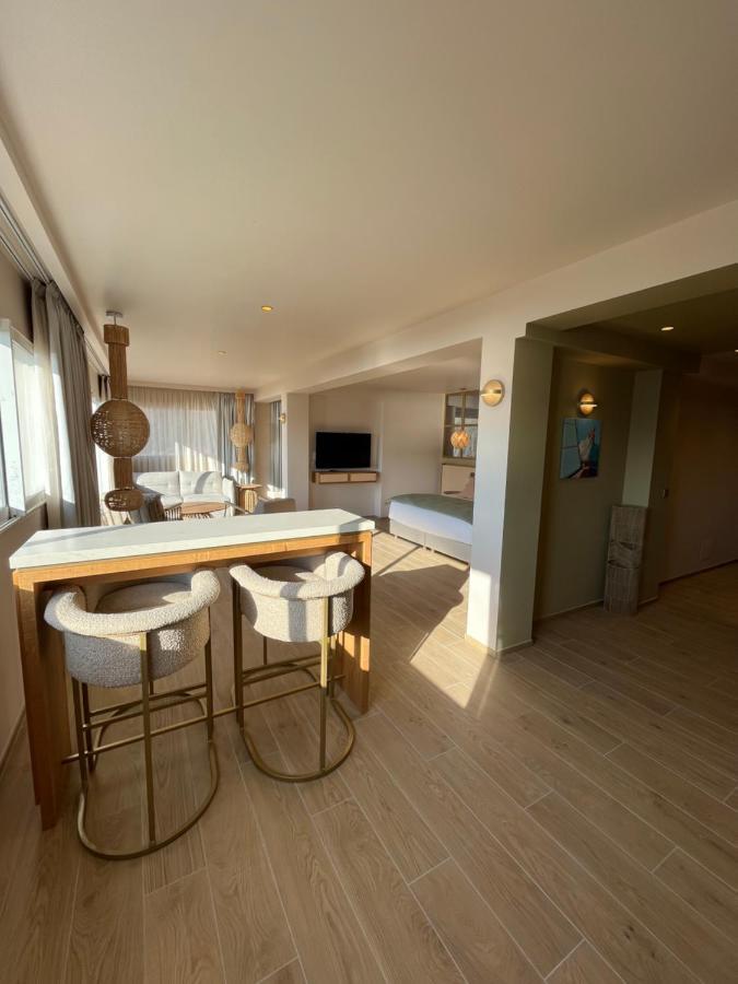 Deluxe Imperial Suite Private Pool Sea View,1470212297:JPEG