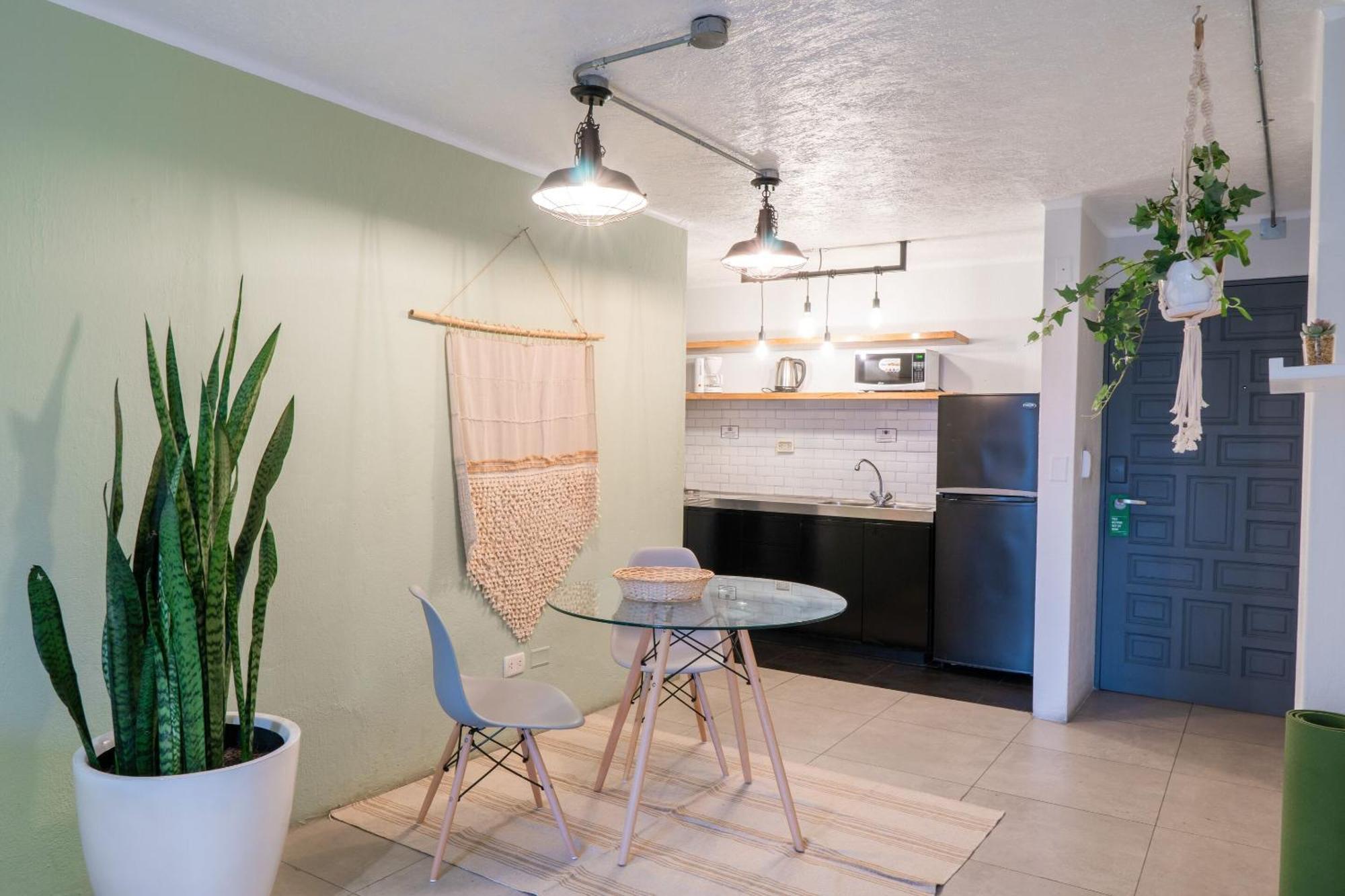 One-Bedroom Apartment,1651733009:JPEG