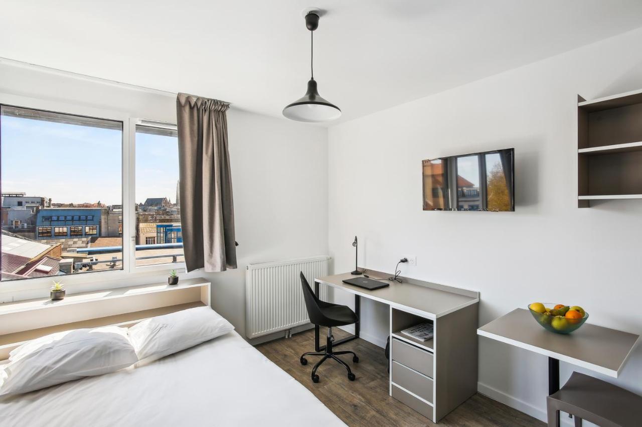 Studio large single bed