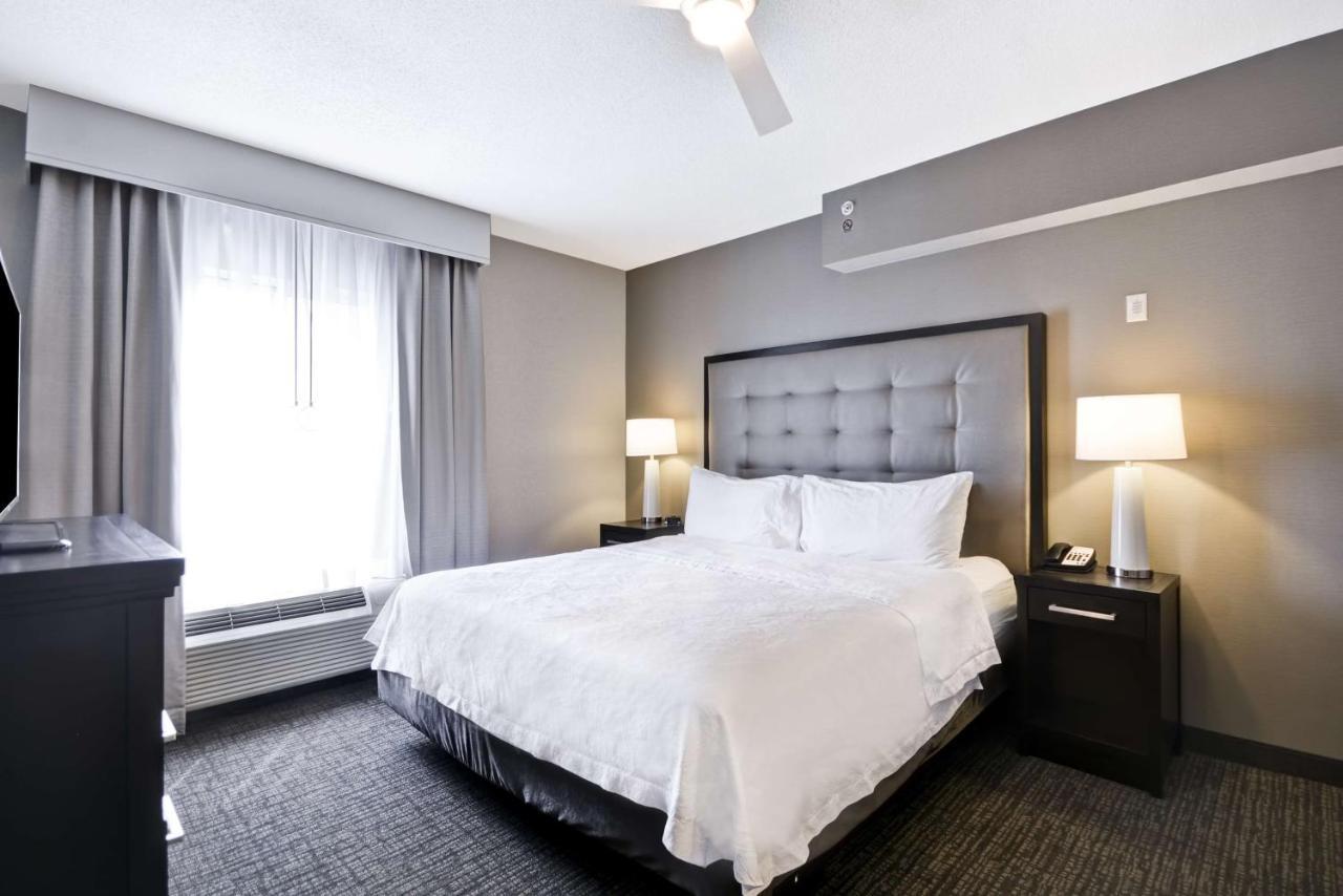 Two-Bedroom Suite Tub Mobility Access or Non-Smoking,1499258413:JPEG