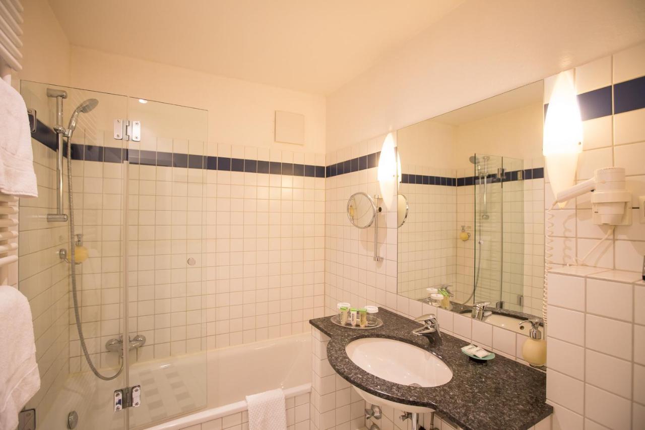 One-Bedroom Apartment,387348754:JPEG