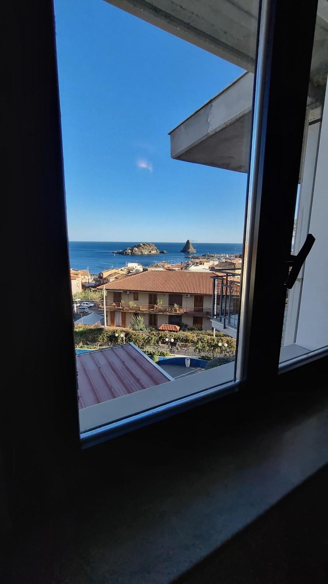 Double or Twin Room Sea View