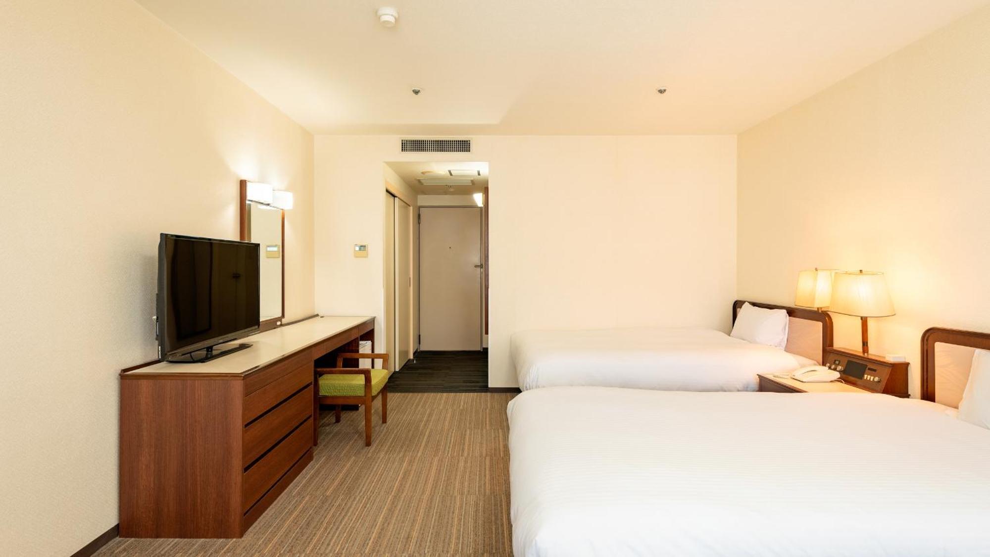 Twin Room with Extra Bed - Smoking,1499093374:JPEG