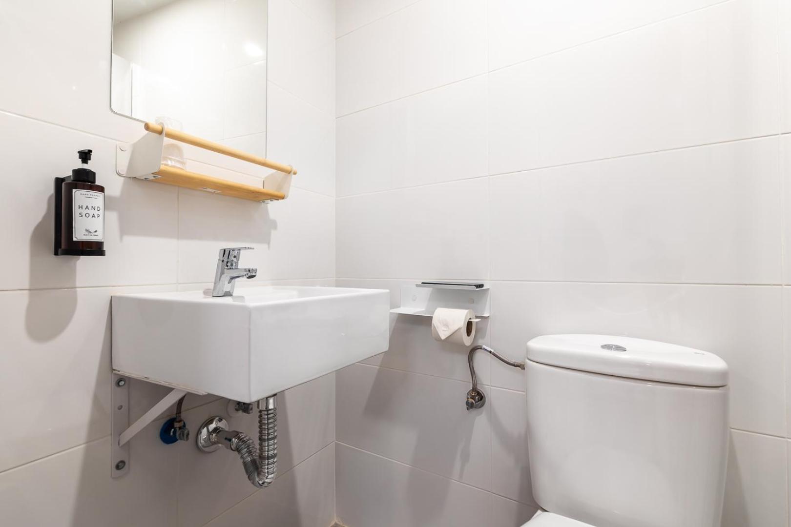 Twin Room Private Bathroom