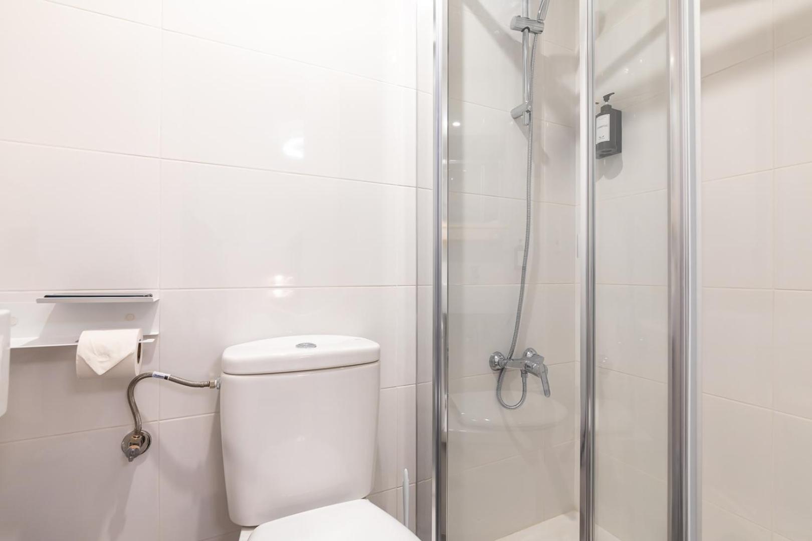 Twin Room Private Bathroom