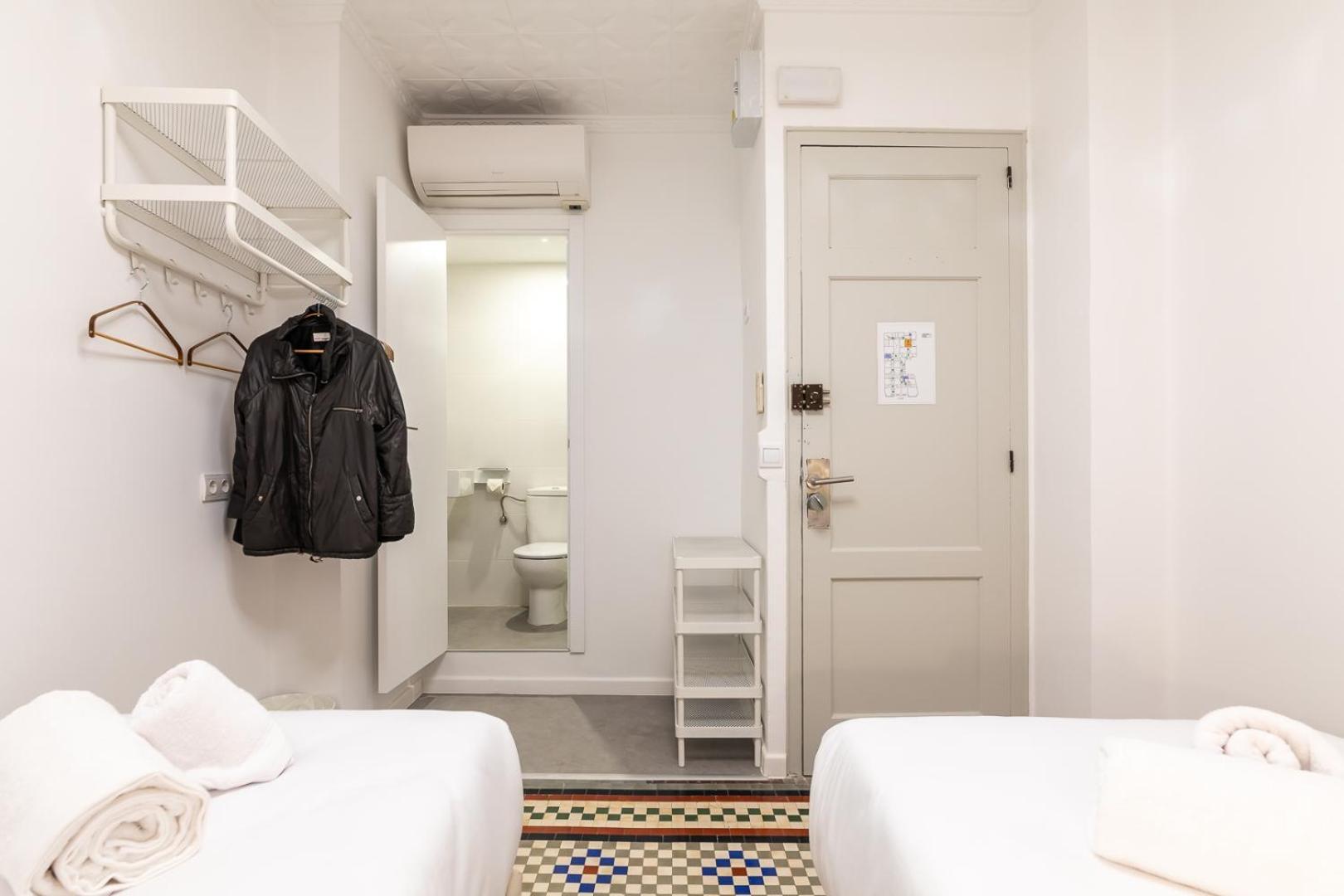 Twin Room Private Bathroom
