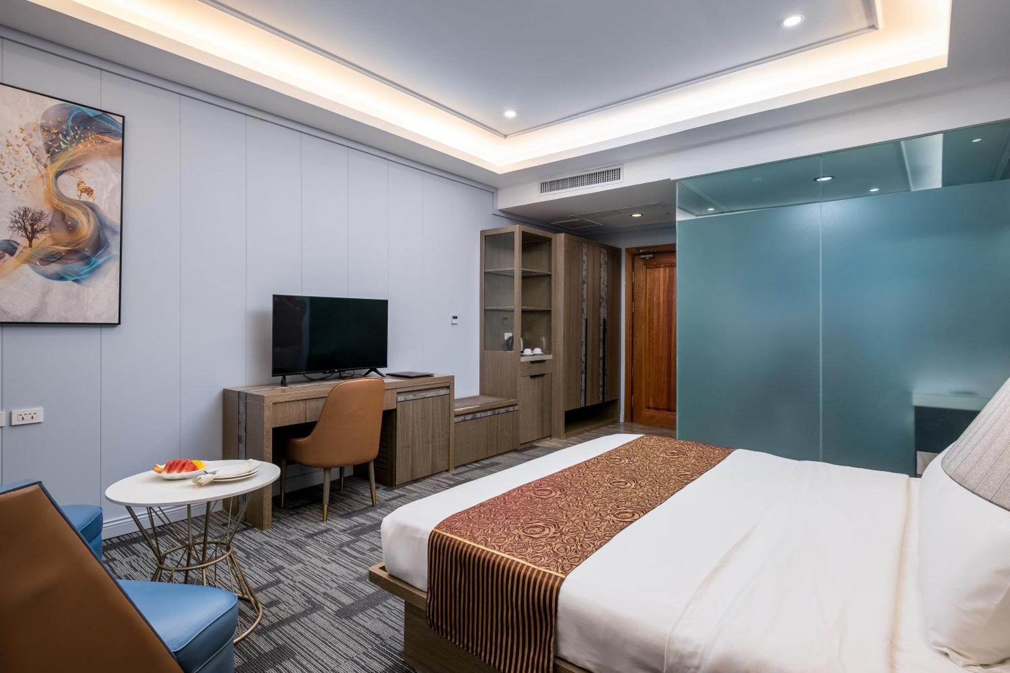 Standard King Room