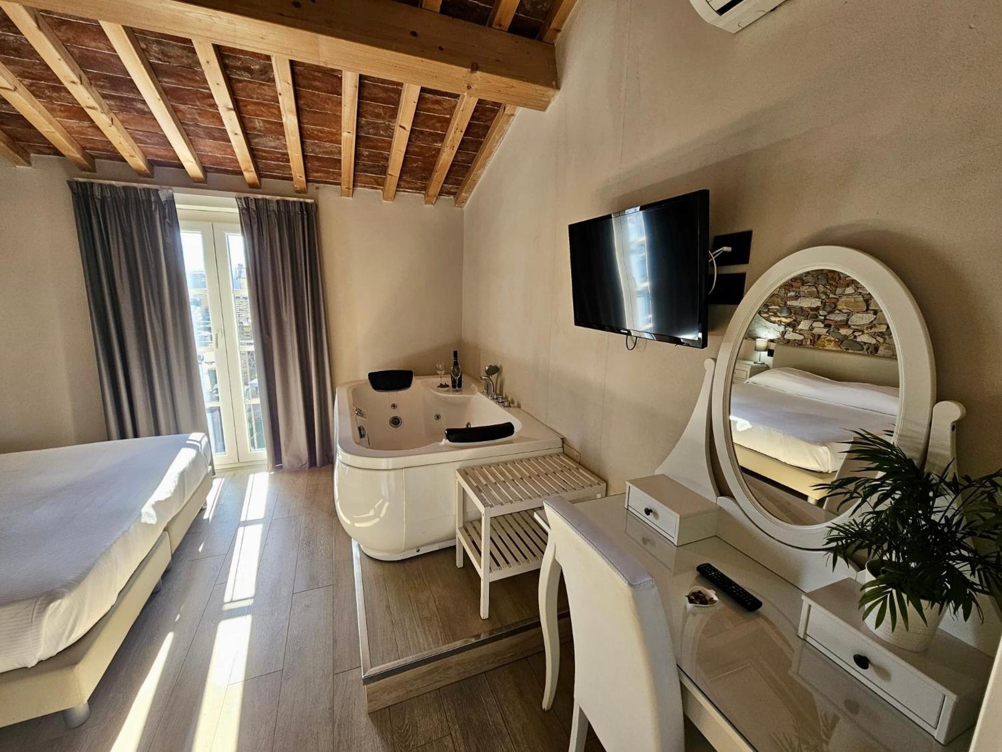 Queen Suite Spa Bath