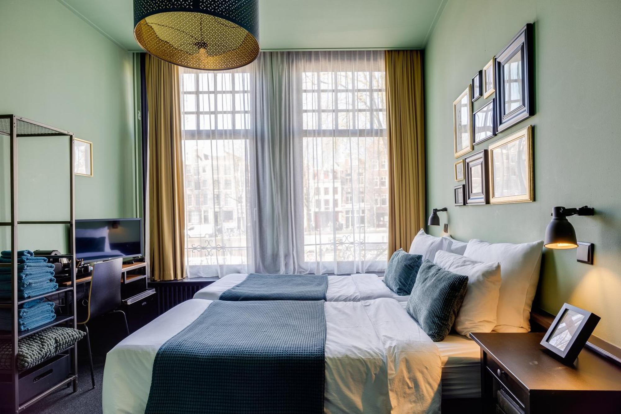 Twin Room Canal View