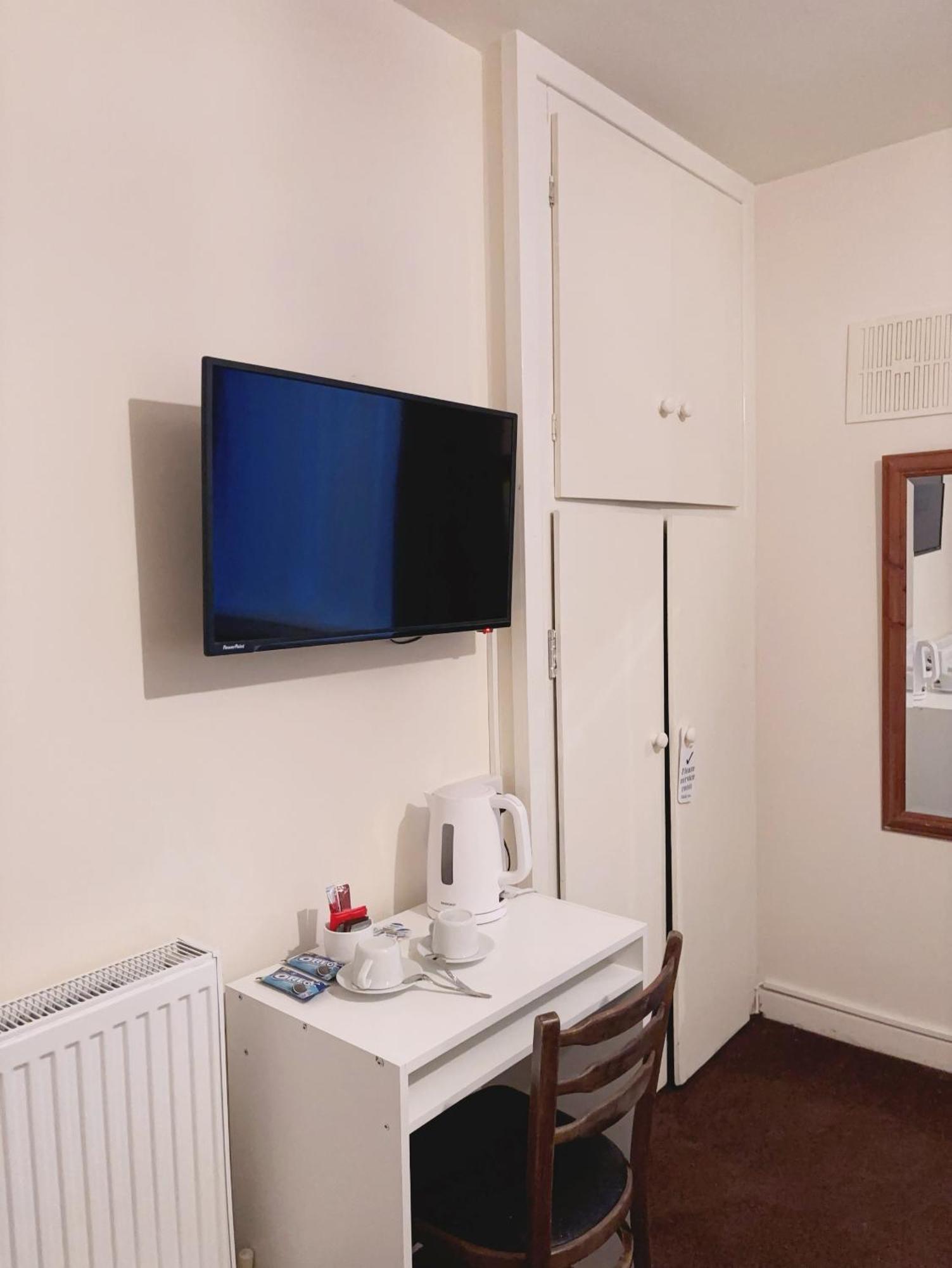 Double Room Shared Toilet
