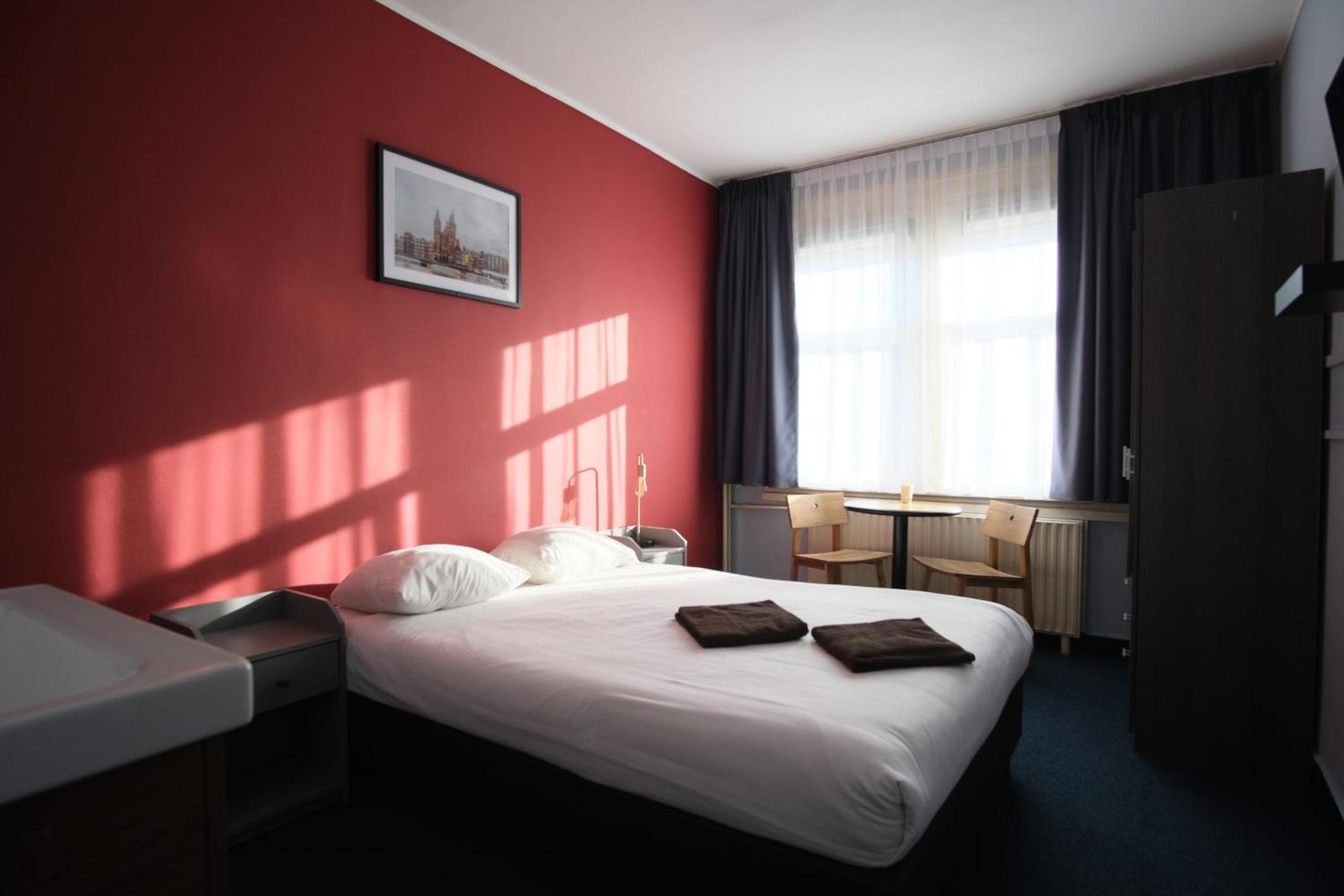 Double Room with Shared Bathroom,1516412443:JPEG