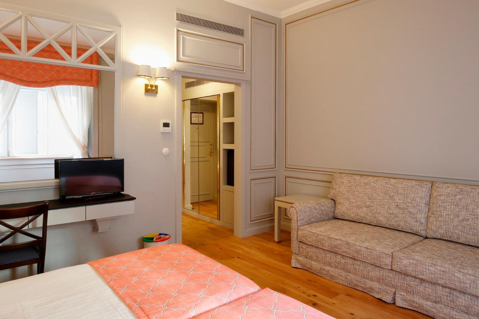 Classic Room