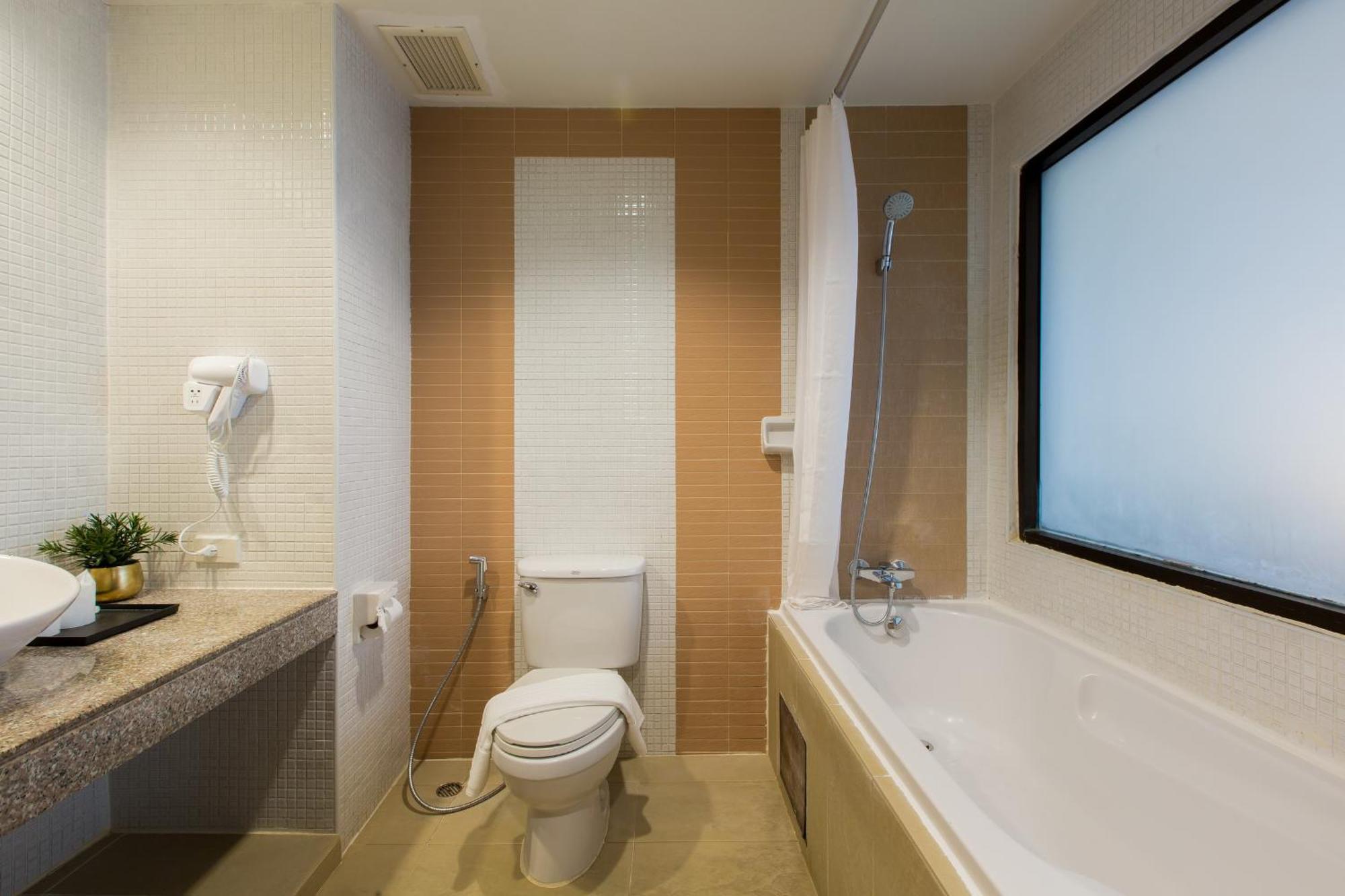 Deluxe Double or Twin Room Tropical Wing