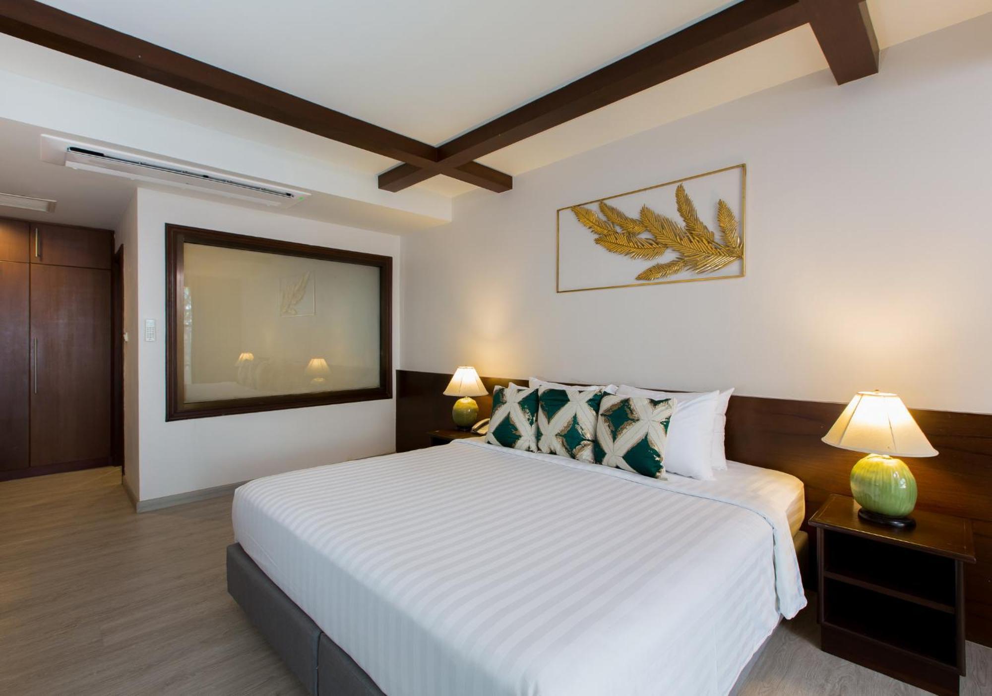 Deluxe Double or Twin Room Tropical Wing