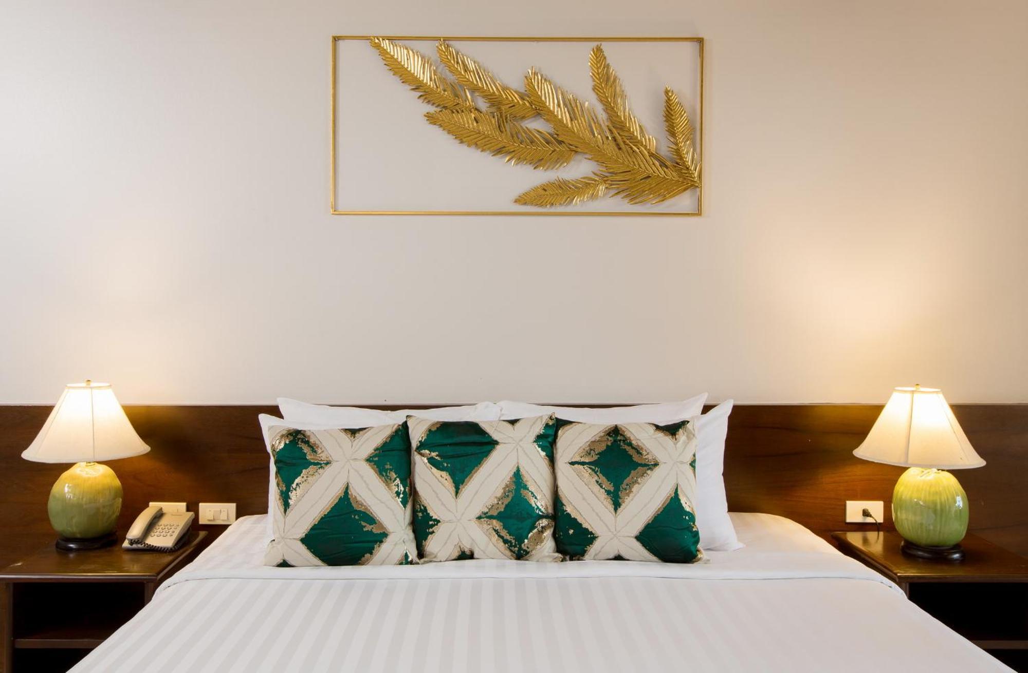 Deluxe Double or Twin Room Tropical Wing