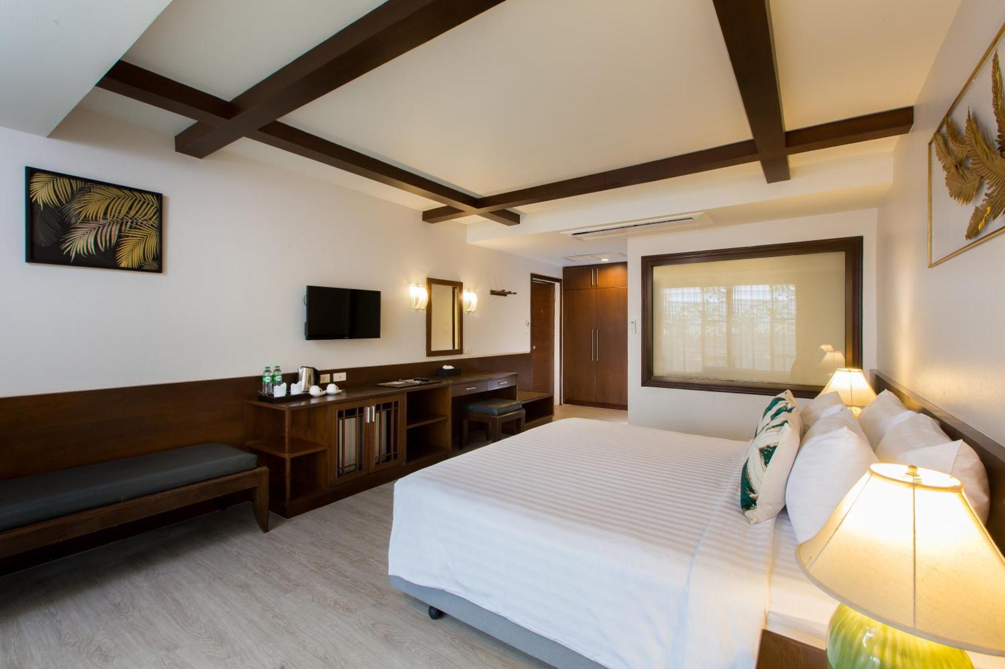 Deluxe Double or Twin Room Tropical Wing