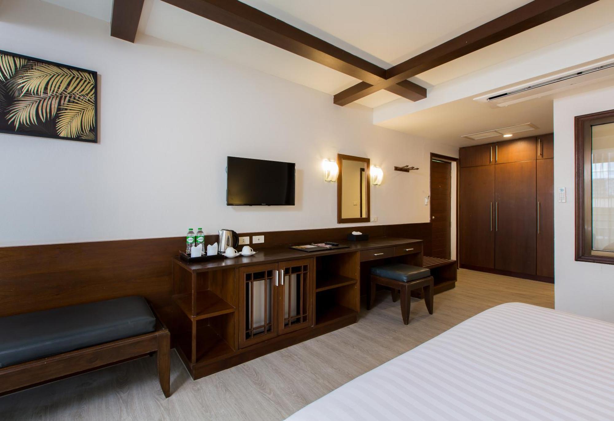 Deluxe Double or Twin Room Tropical Wing