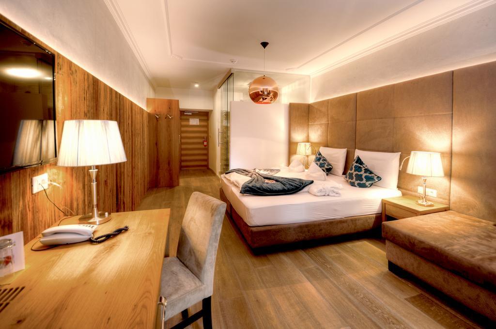 Twin Room,403068852:JPEG