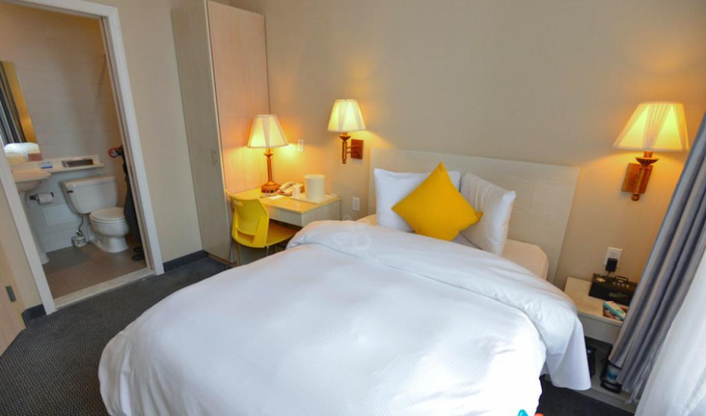 Queen Room