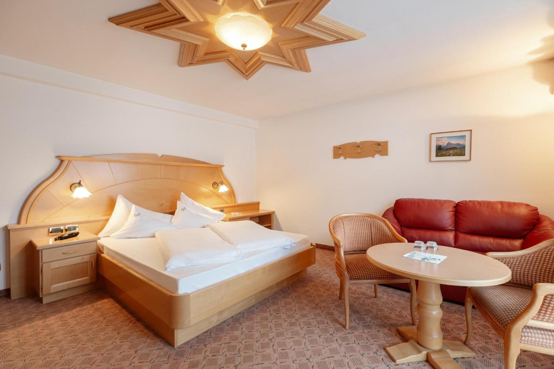 Classic Double Room Balcony,1529262166:JPEG