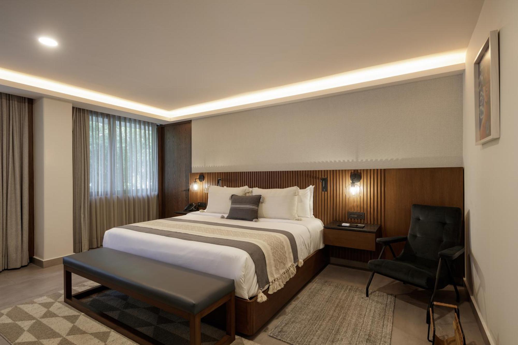 Superior Suite,1534103155:JPEG