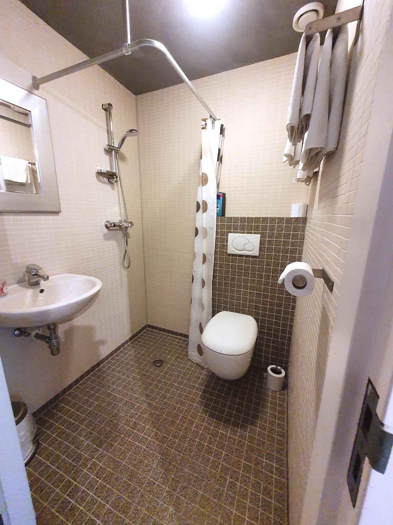 Double Room Private Bathroom,1699224439:JPEG