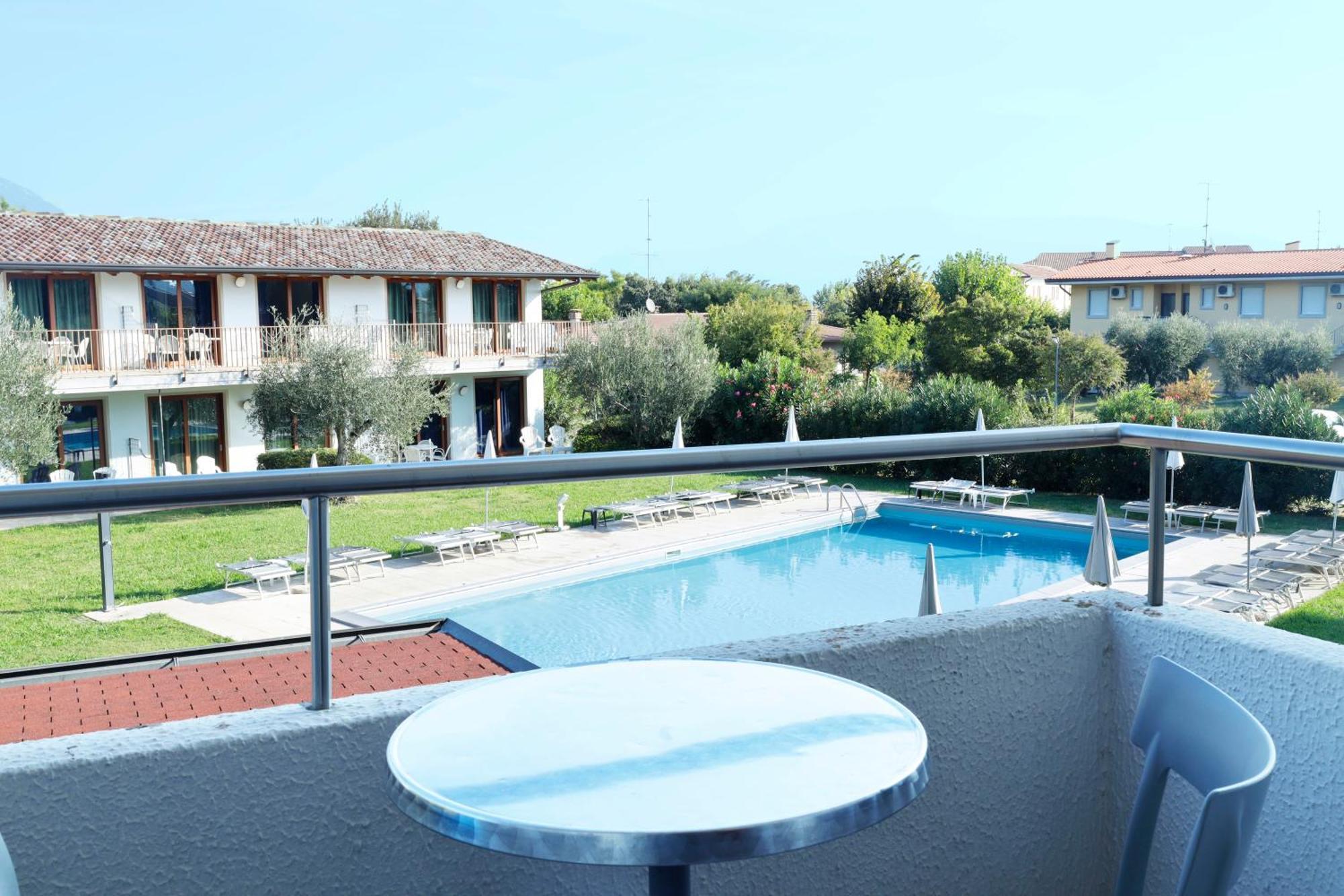 Junior Suite Pool View,1546053517:JPEG