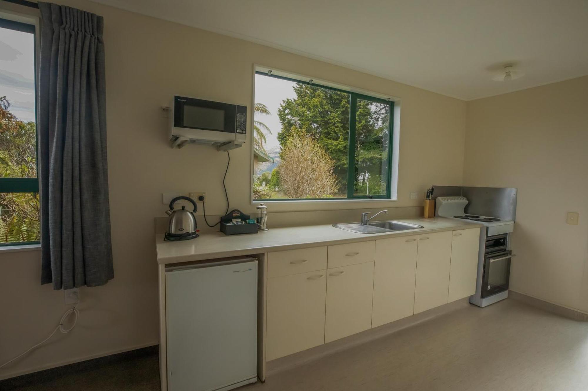 Large Two-Bedroom Family Apartment,1544311606:JPEG