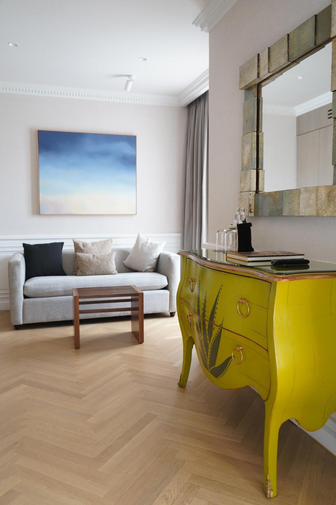 Grand Deluxe Room