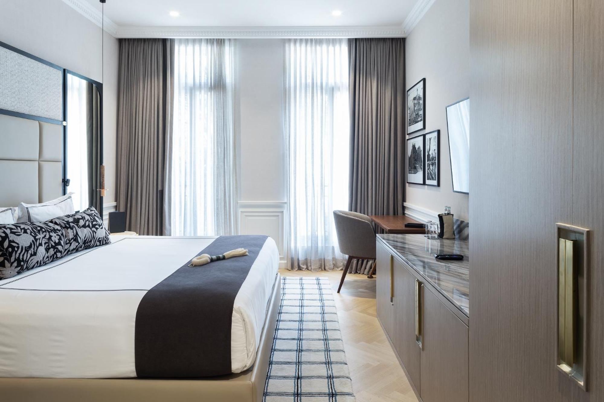 Deluxe Room King