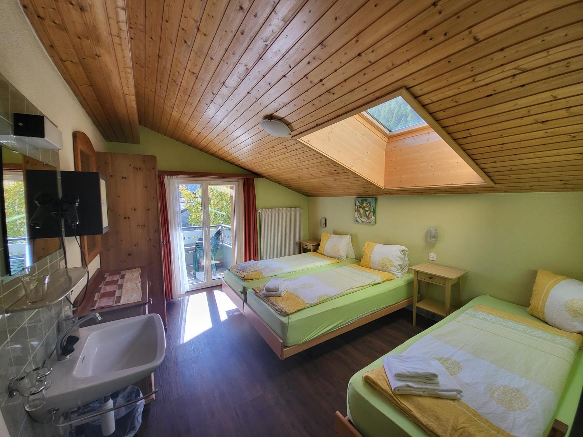 Triple Room,1544774944:JPEG
