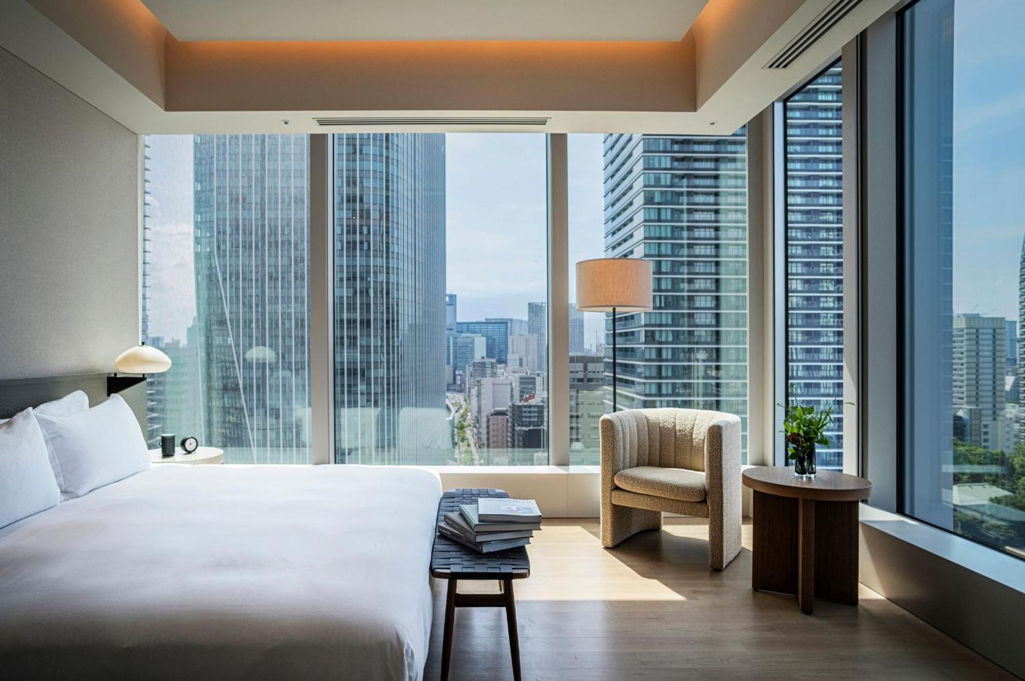 Corner Suite with One King Bed and Panorama Tower View,1507758562:JPEG
