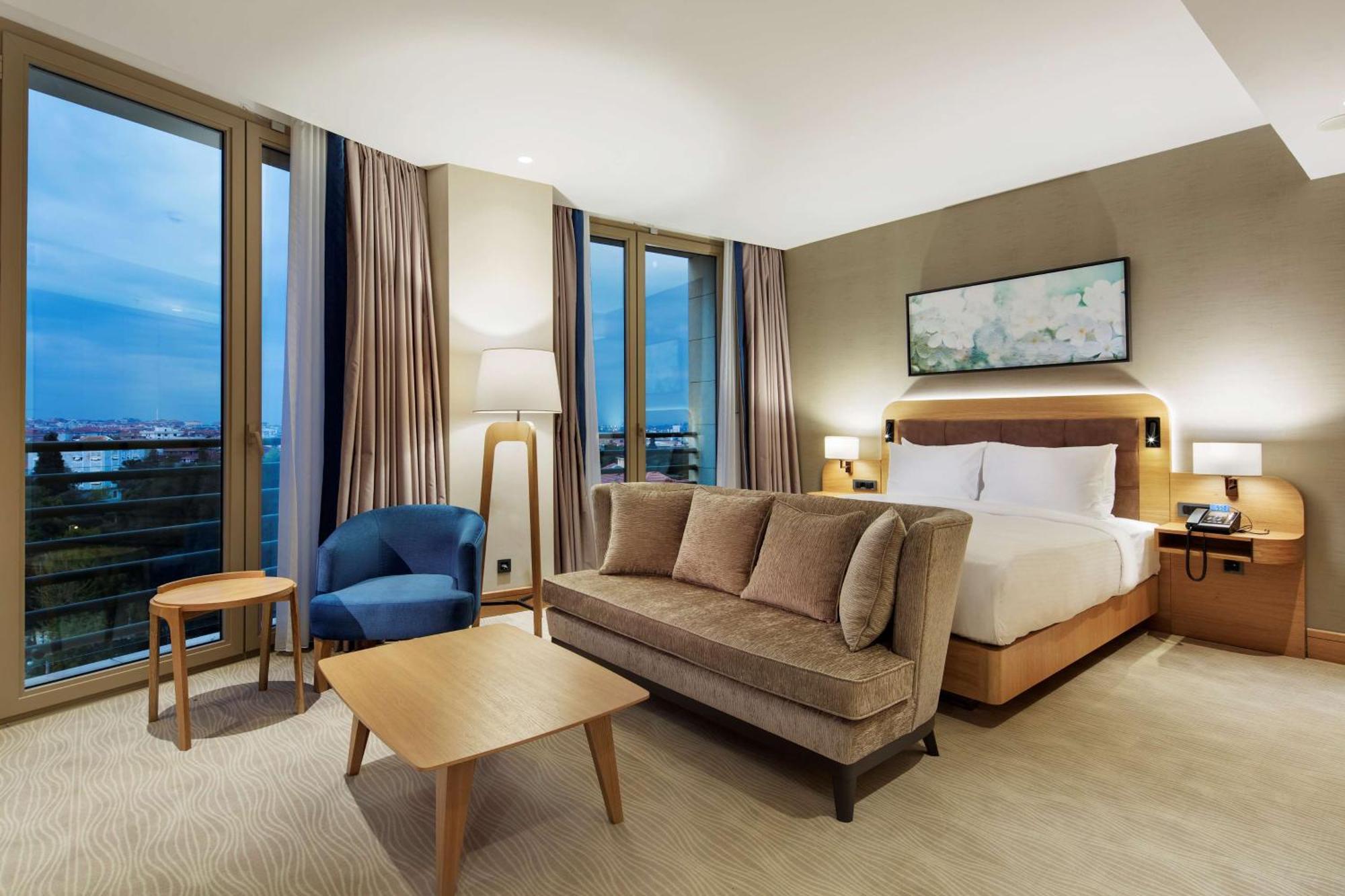 Deluxe King Room