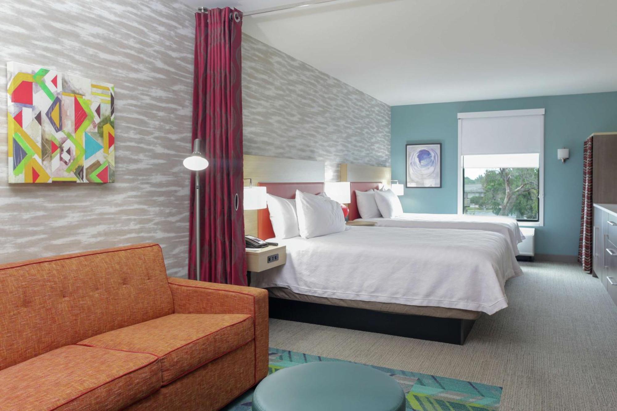 Studio Two Queen Beds Roll Shower Mobility Hearing Access or Non-Smoking,1548674074:JPEG