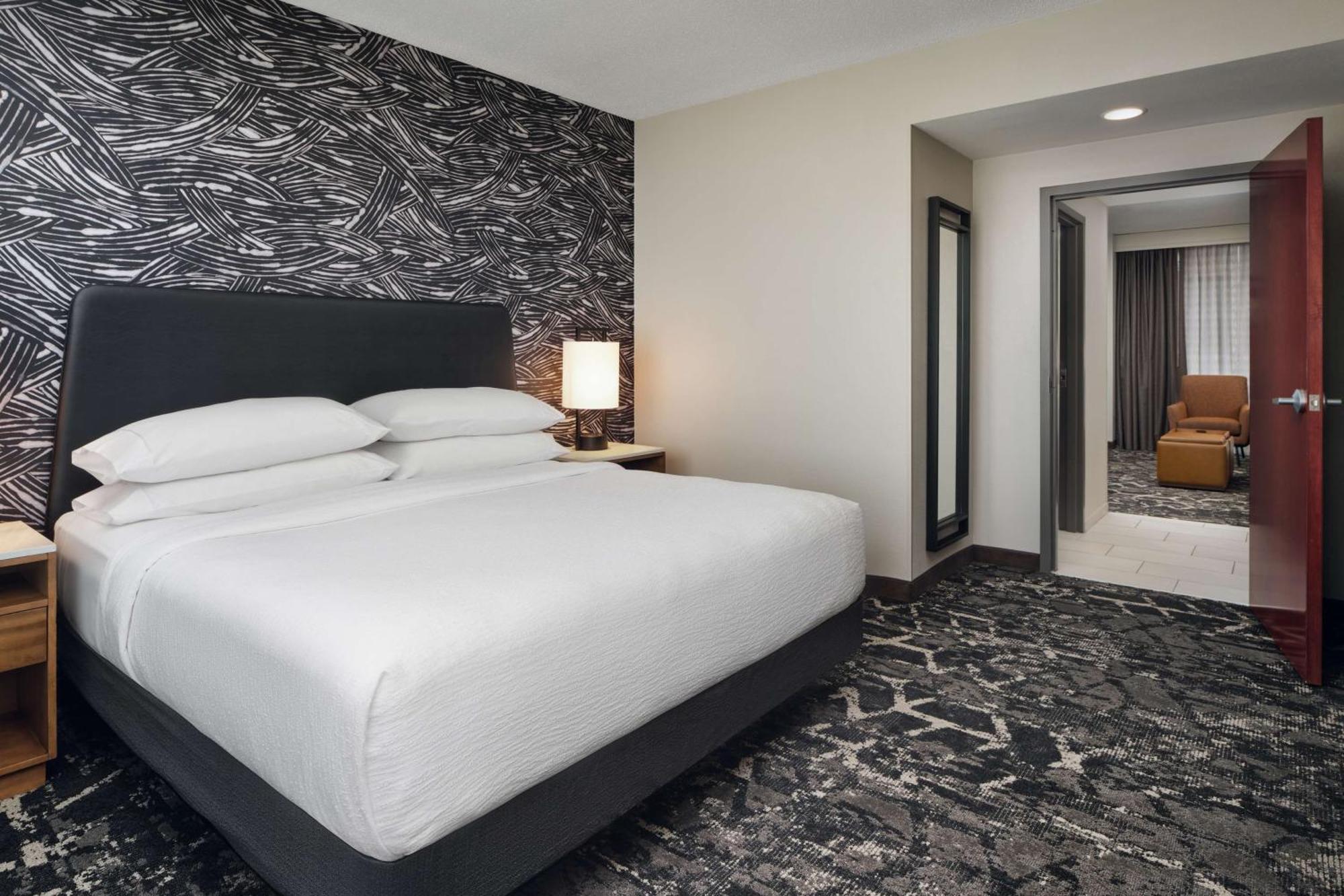 Premium King Suite,1548838930:JPEG