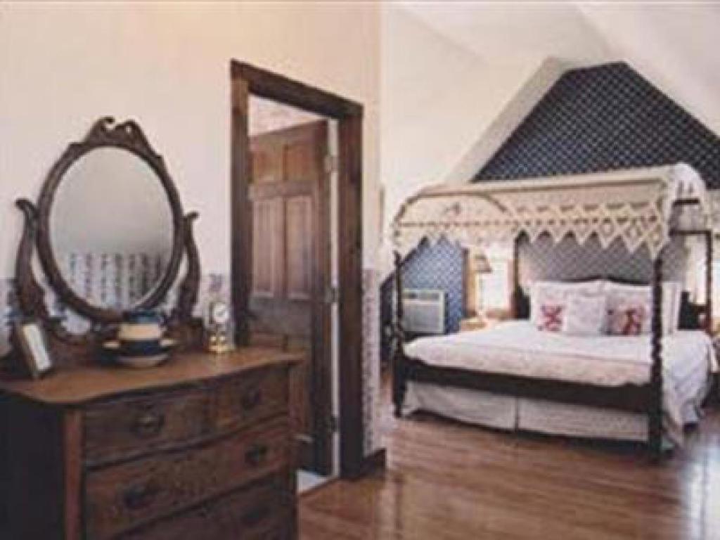 Double Room Private Bathroom