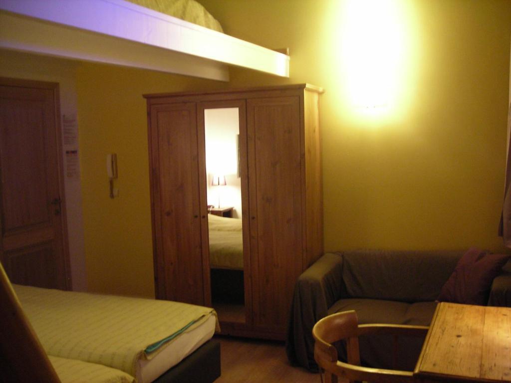 Triple Room,15523813:JPEG