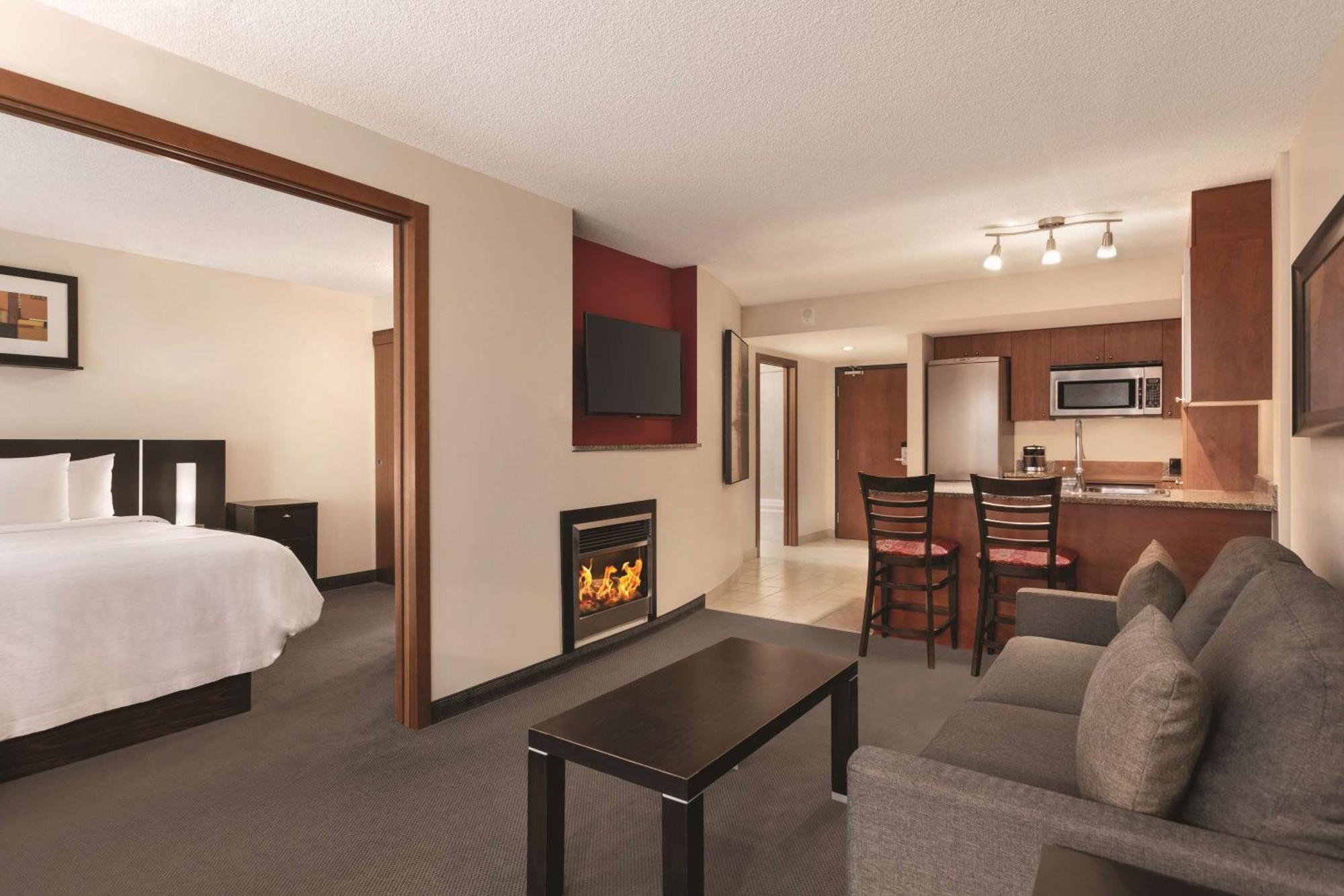 Deluxe King Suite Fireplace Non-Smoking,1551459034:JPEG
