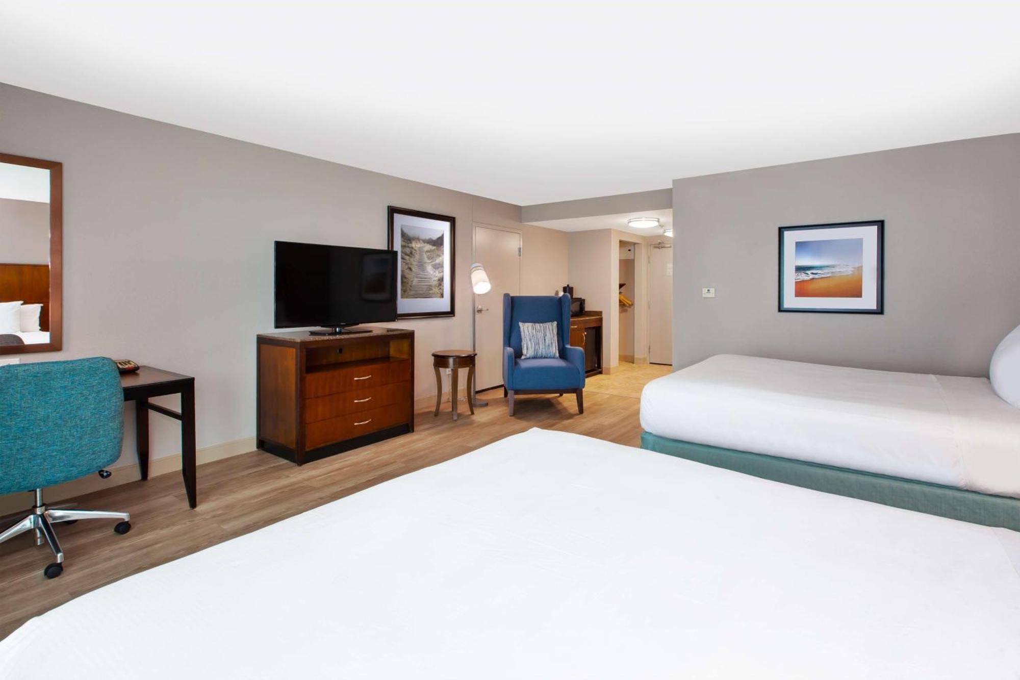 Queen Room with Two Queen Beds and Ocean Front - Sundeck Level