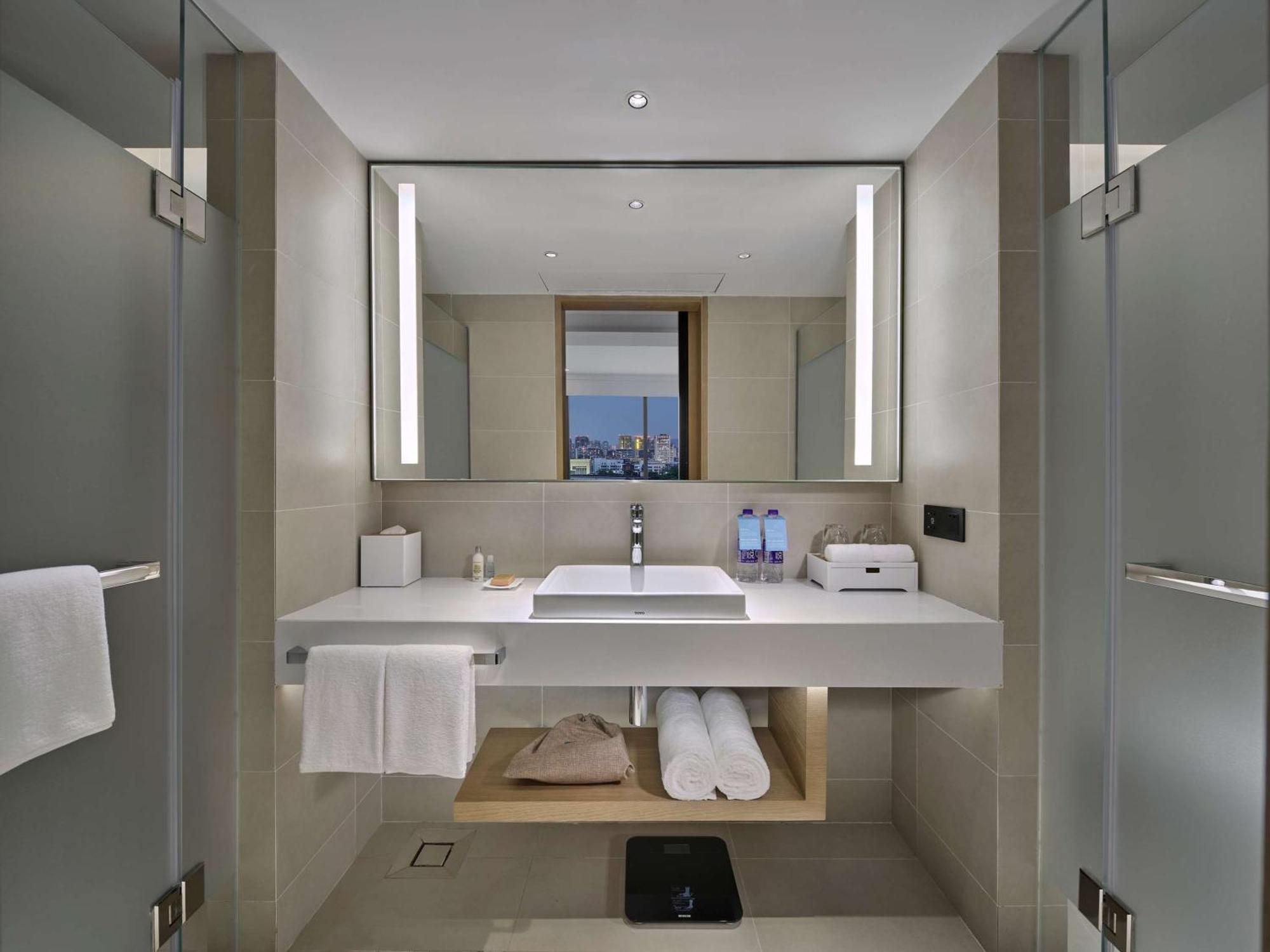 Junior King Suite