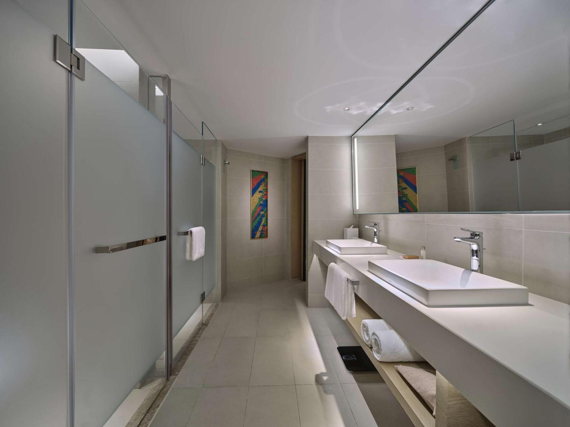 One-Bedroom King Suite