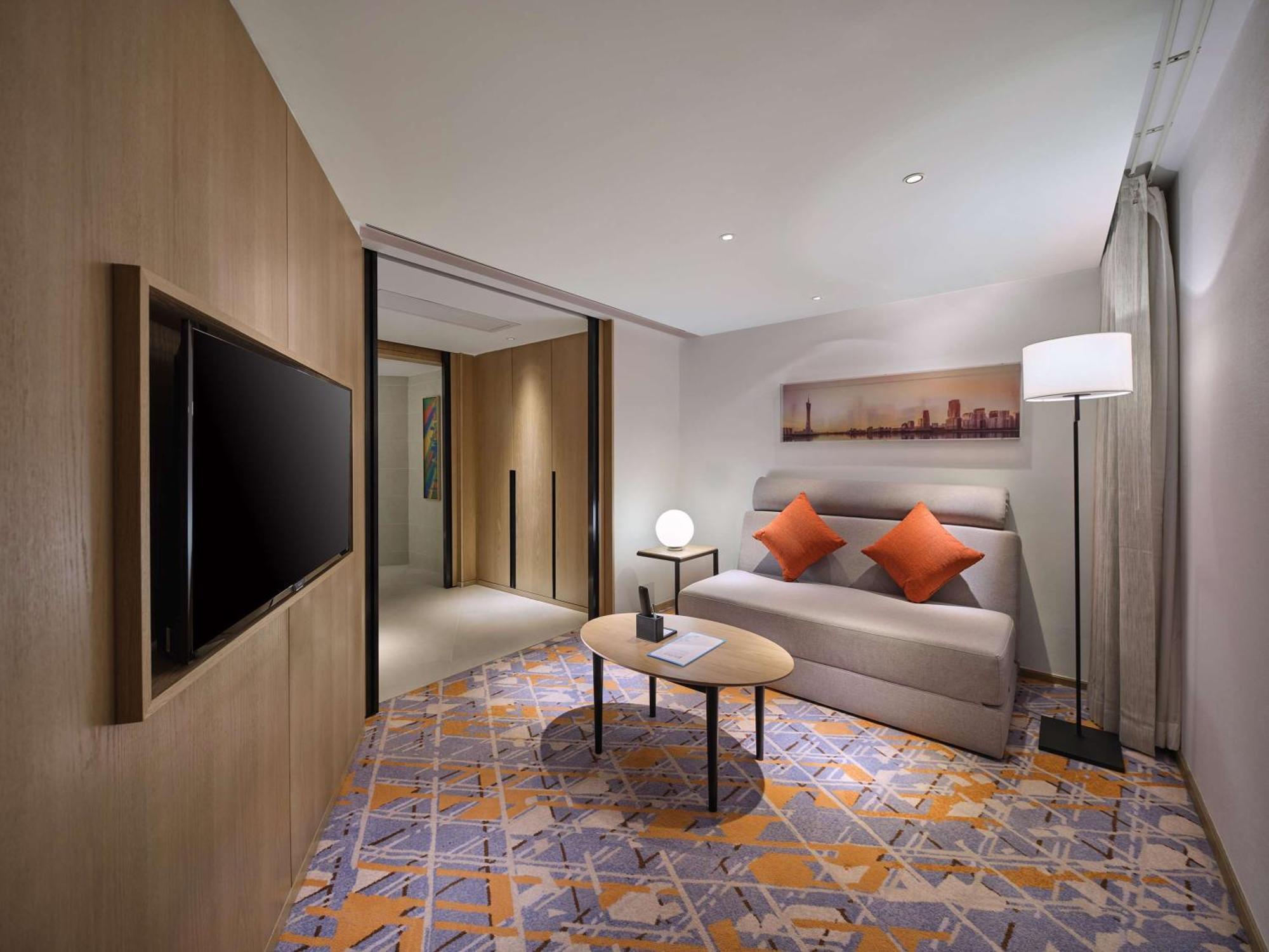 One-Bedroom King Suite