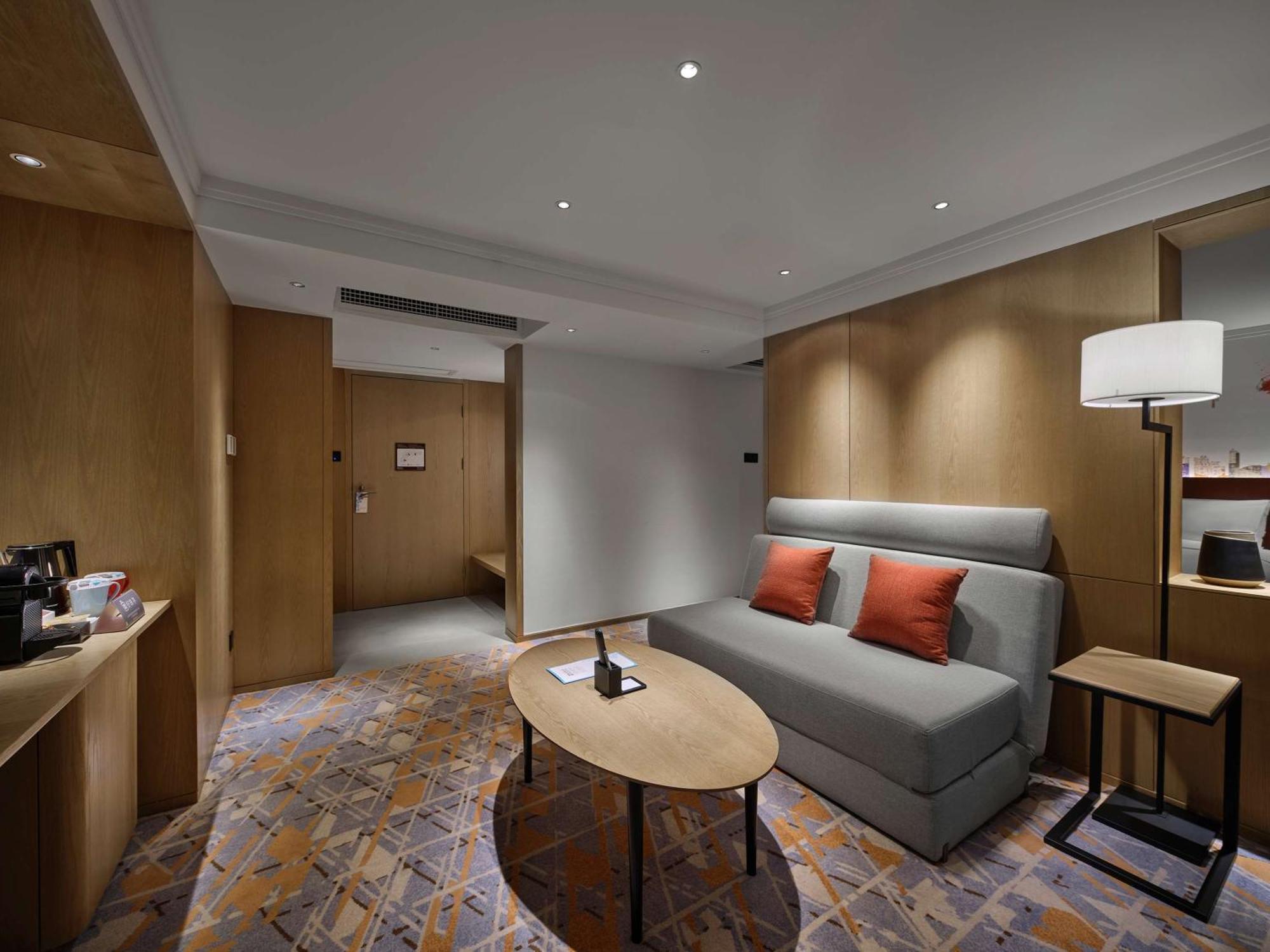 Junior King Suite