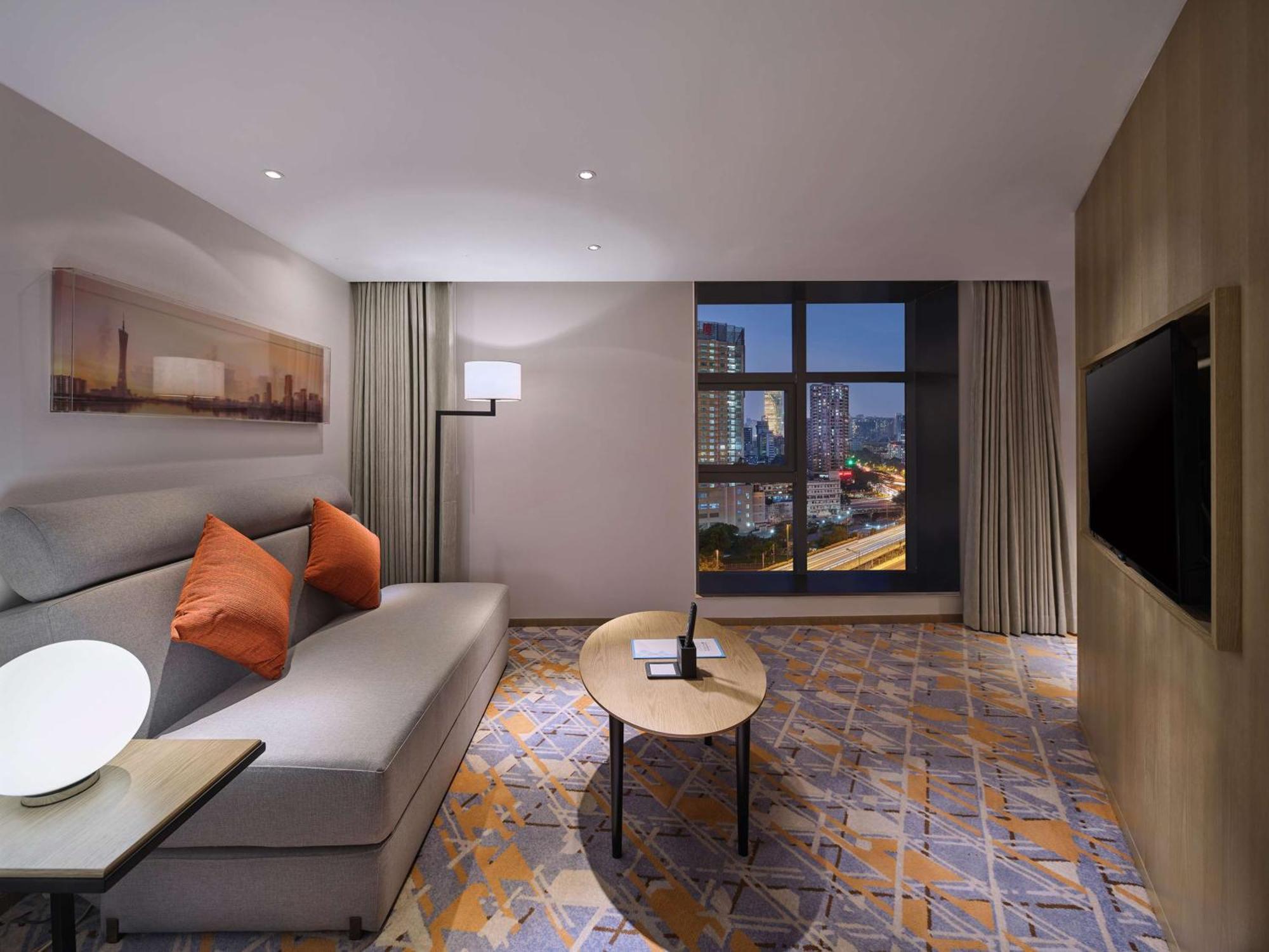 One-Bedroom King Suite