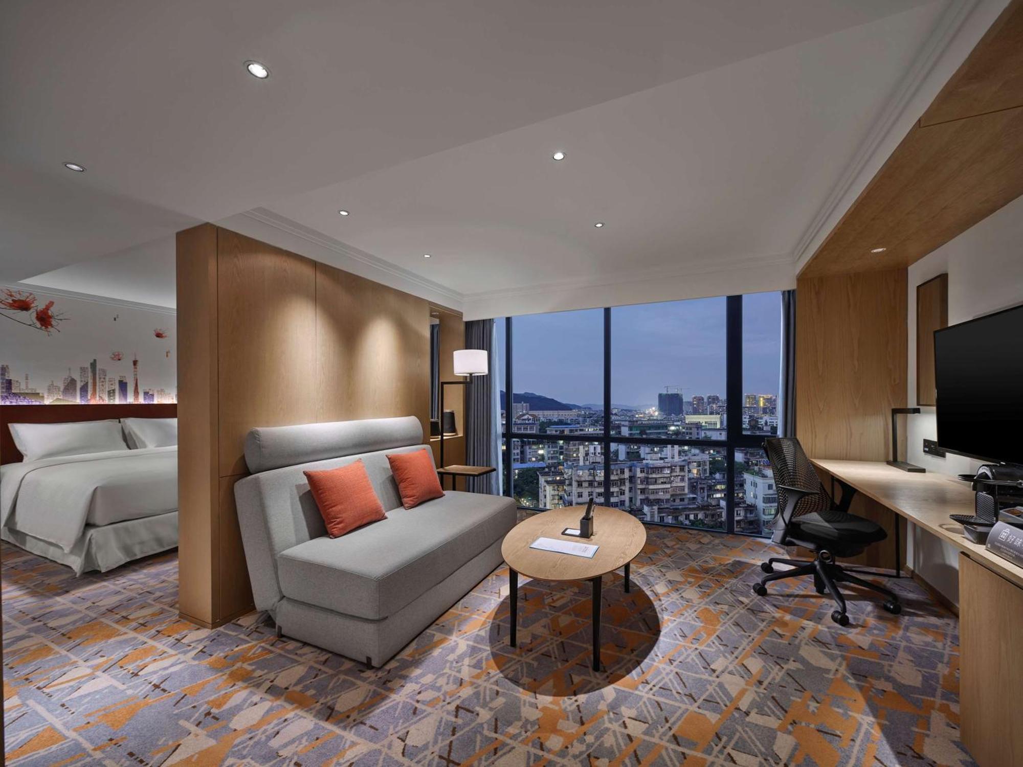 Junior King Suite