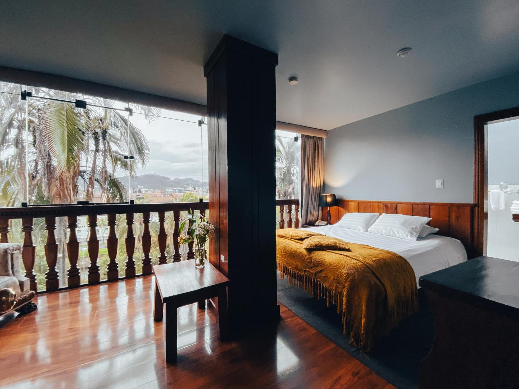 Queen Room