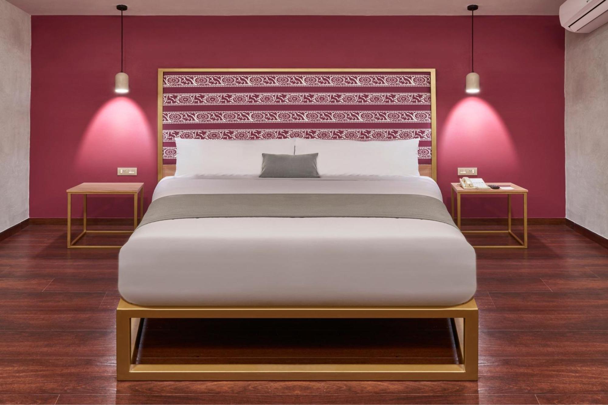 King Room,1553785228:JPEG