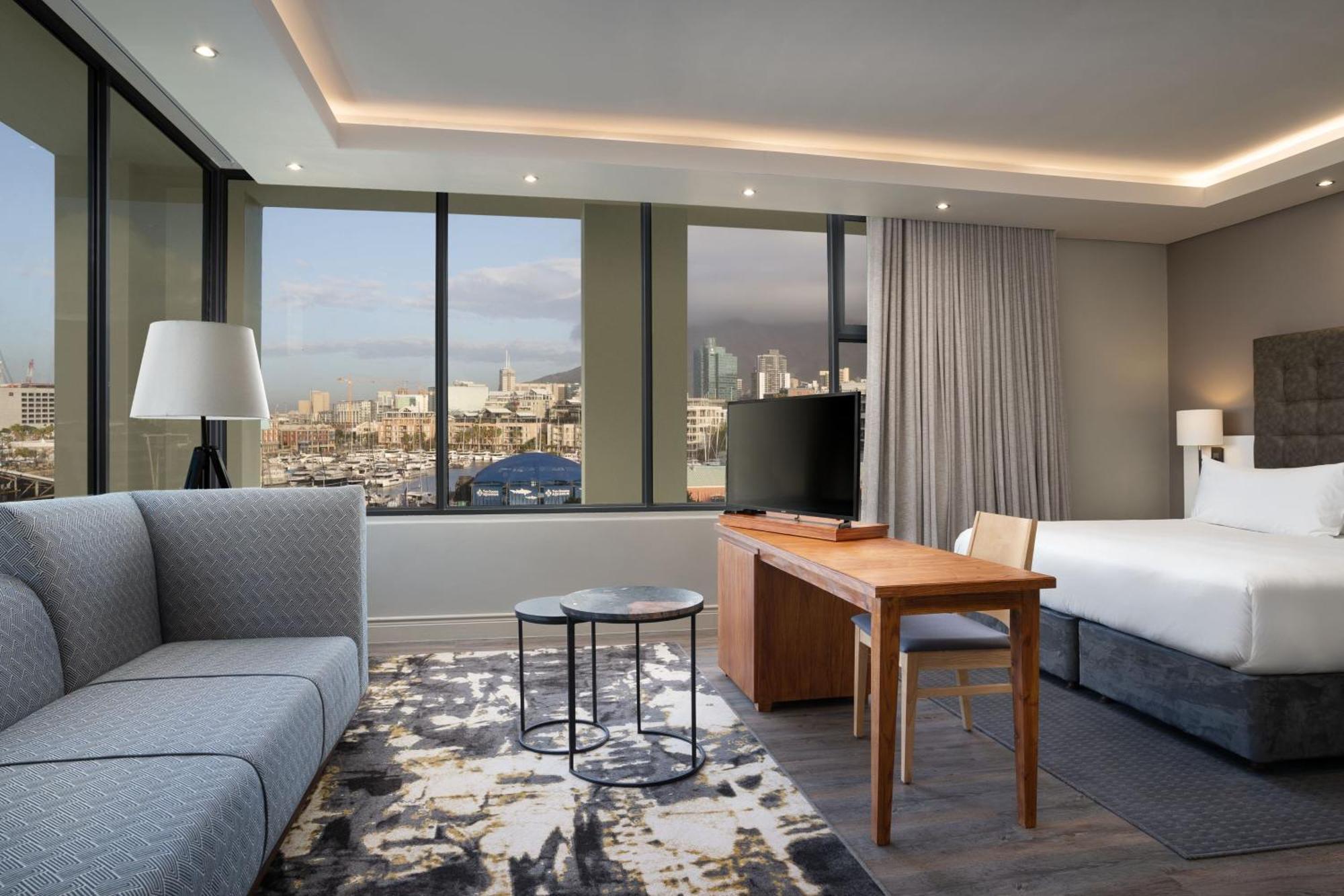 Larger Guest room, 1 King Bed,1554062308:JPEG