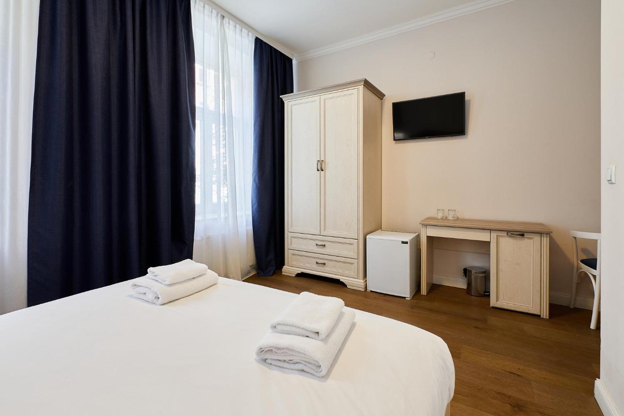 Standard Double Room,1554300949:JPEG