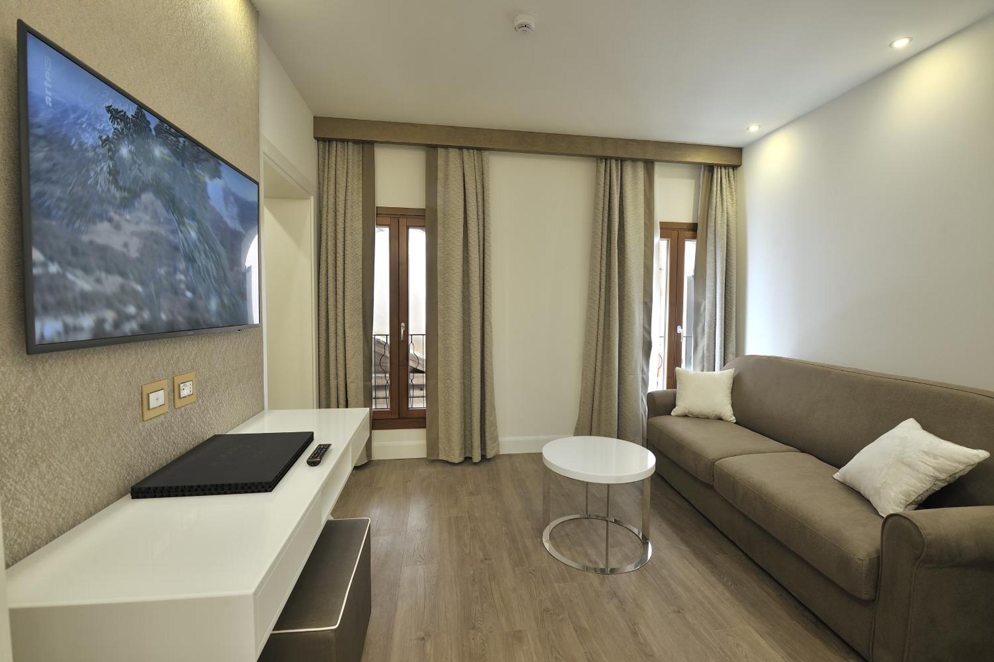Deluxe Junior Suite